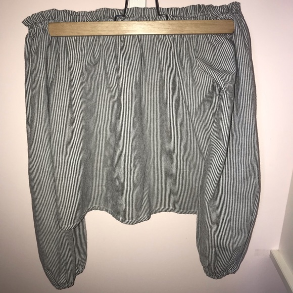 Off the shoulder top - Picture 3 of 4